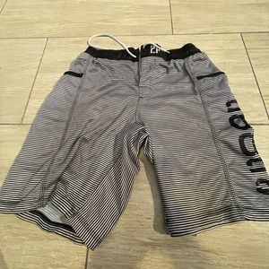 2 pood CrossFit pocket shorts